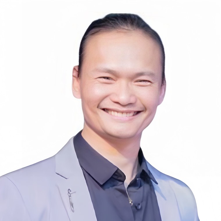 Đặng Kim Toàn — chuyên gia Yoga trị liệu